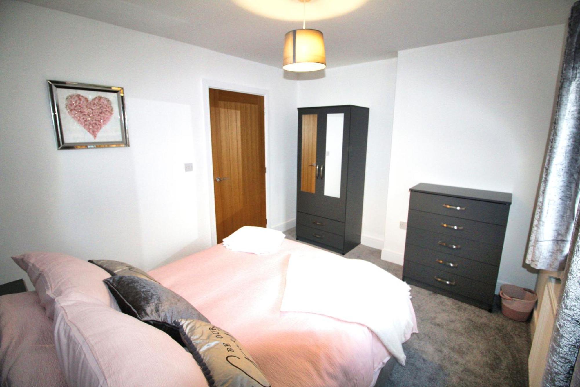 Rotherham - Rawmarsh - Great Customer Feedback - 2 Bed Bungalow - New Build - High End Furnishings - Wheel Chair Accessible - Large Enclosed Garden - Dog Friendly Екстер'єр фото
