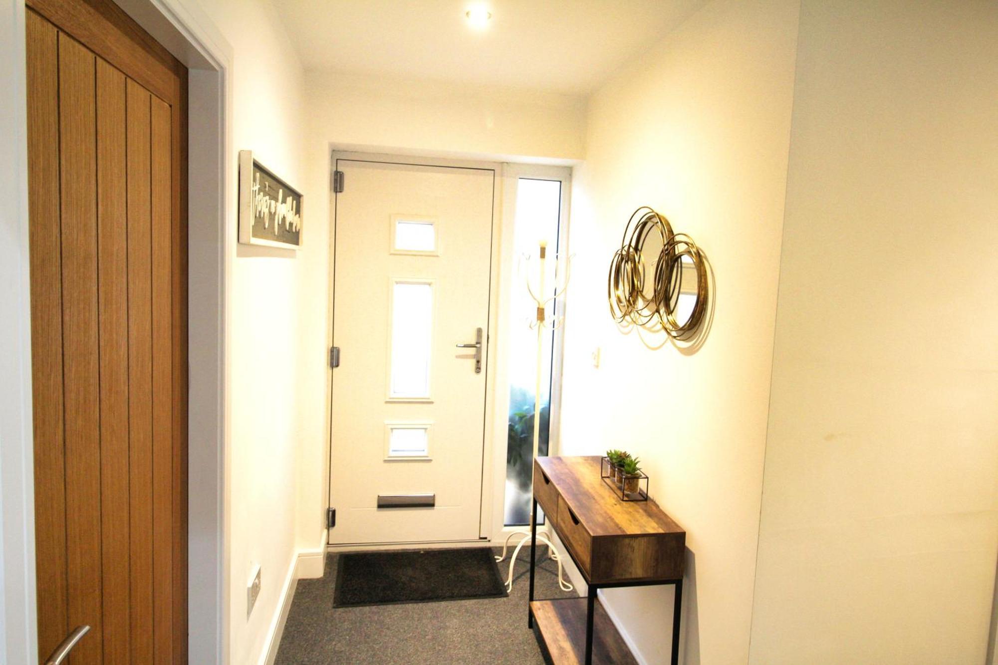 Rotherham - Rawmarsh - Great Customer Feedback - 2 Bed Bungalow - New Build - High End Furnishings - Wheel Chair Accessible - Large Enclosed Garden - Dog Friendly Екстер'єр фото