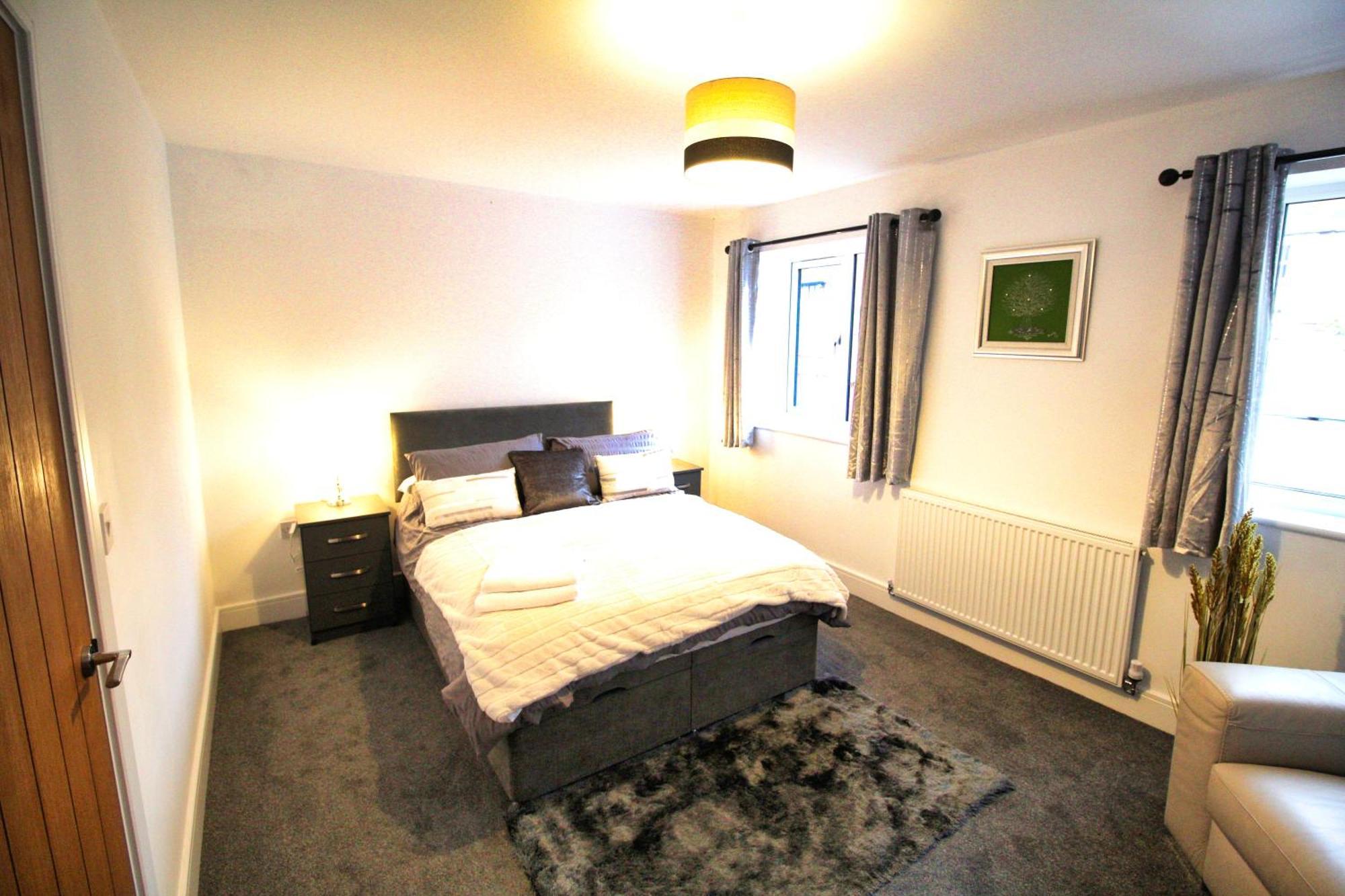 Rotherham - Rawmarsh - Great Customer Feedback - 2 Bed Bungalow - New Build - High End Furnishings - Wheel Chair Accessible - Large Enclosed Garden - Dog Friendly Екстер'єр фото