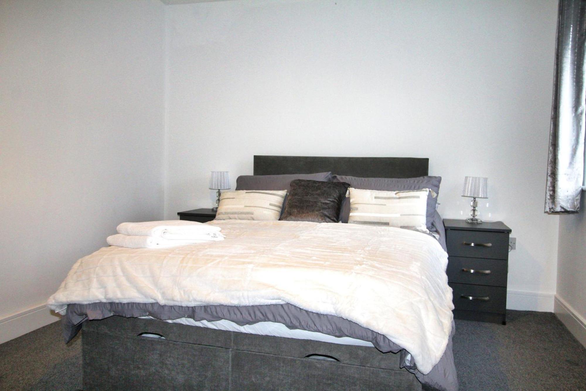 Rotherham - Rawmarsh - Great Customer Feedback - 2 Bed Bungalow - New Build - High End Furnishings - Wheel Chair Accessible - Large Enclosed Garden - Dog Friendly Екстер'єр фото