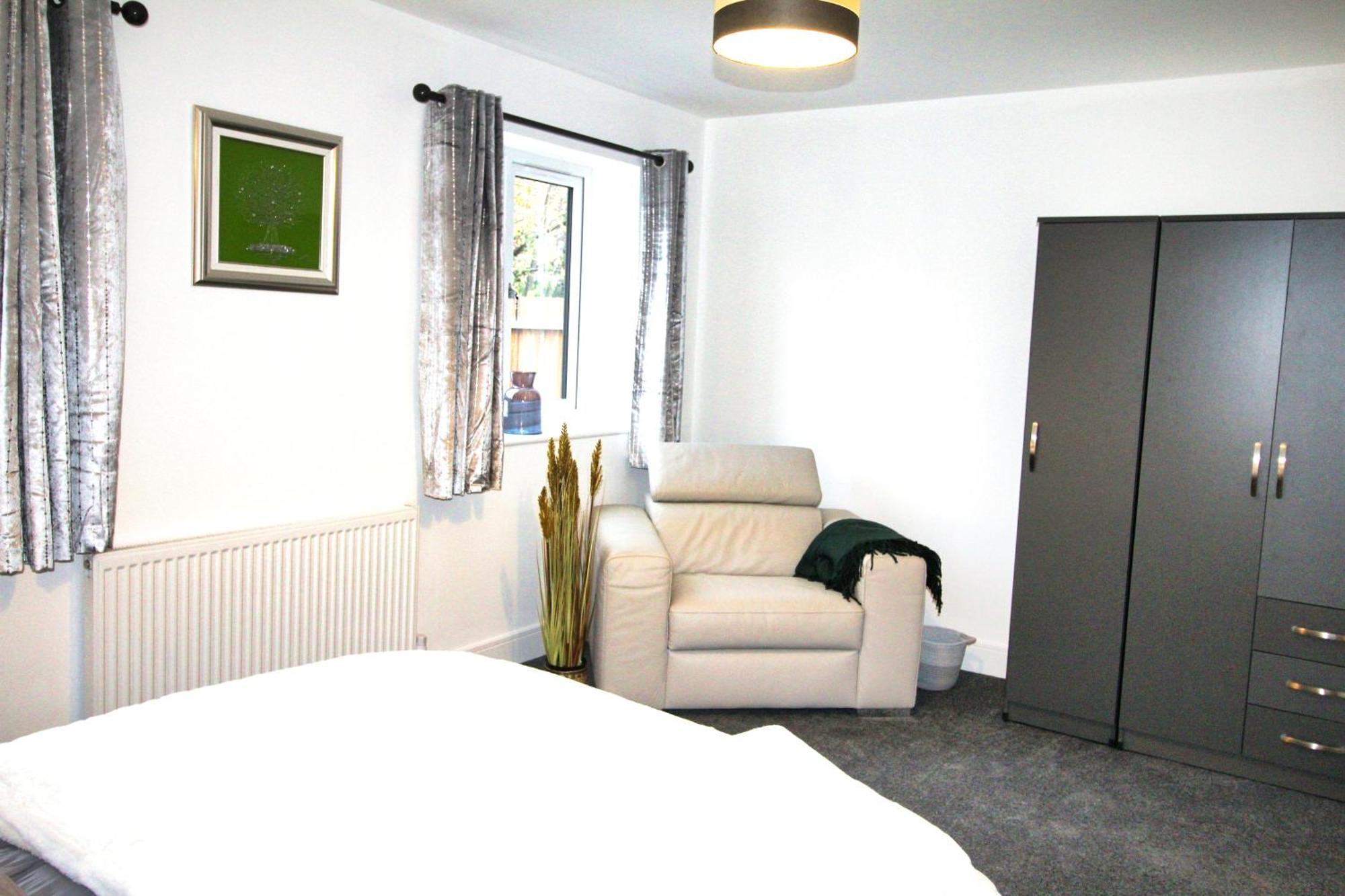 Rotherham - Rawmarsh - Great Customer Feedback - 2 Bed Bungalow - New Build - High End Furnishings - Wheel Chair Accessible - Large Enclosed Garden - Dog Friendly Екстер'єр фото